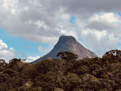 O Monte Pascoal visto do alto