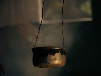 A panela de barro usada na defumação
